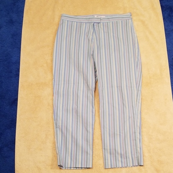 Quick Reflex Women's Striped Capris in Size 10 - Picture 6 of 6